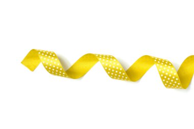 Beyaz arka plan üzerinde izole parlak sarmal şerit