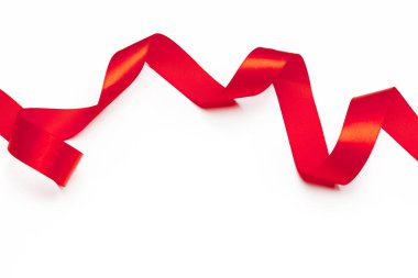 Beyaz arkaplanda kırmızı kurdele