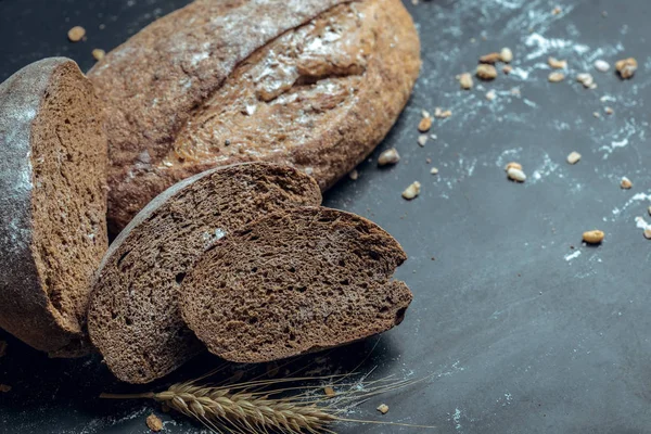 Φρέσκο Νόστιμο Ζυμωτό Ψωμί — Φωτογραφία Αρχείου