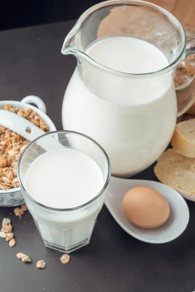 Молоко Хлебобулочные Изделия — стоковое фото