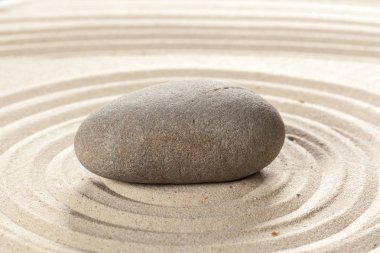 Japon Bahçe zen stone kum üzerinde