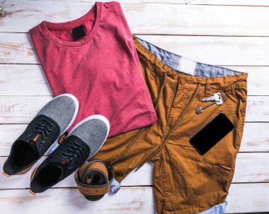 serin moda rahat erkek kıyafeti ahşap tablo