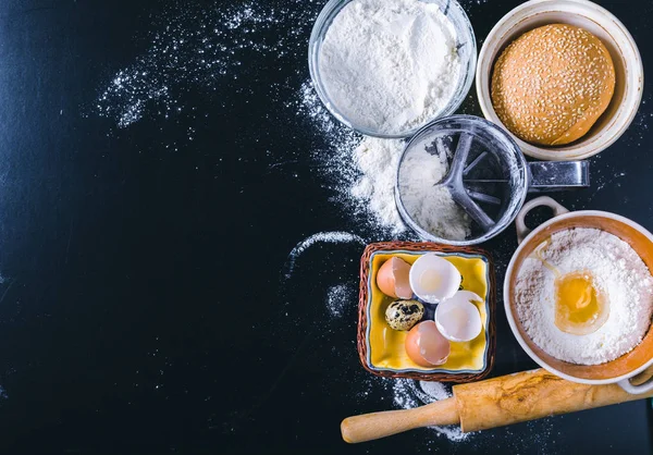 Ingrédients Ustensiles Pour Cuisson Sur Tableau Noir Vue Dessus — Photo