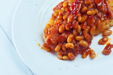 Domates soslu beyaz fasulye.