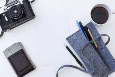 Tasarımcı masasında nesnelerin yakın çekim