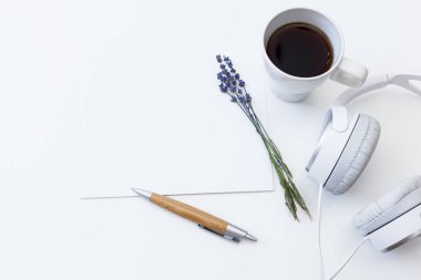 Tasarımcı masasında nesnelerin yakın çekim