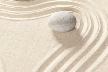 Japon Bahçe zen stone kum üzerinde