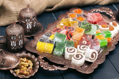 renkli lezzetli Türk tatlılar