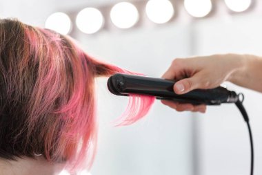 Kuaför saç stili kadın yok