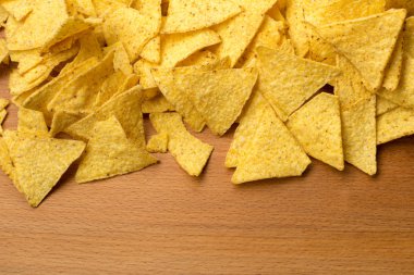 Tablo yakın çekim üzerinde lezzetli chipsl 