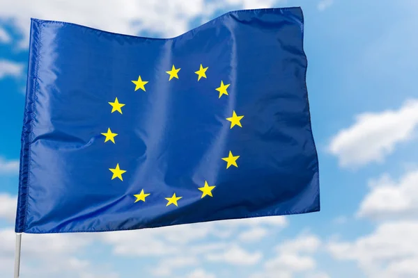 Европейский Флаг Голубом Фоне Неба — стоковое фото