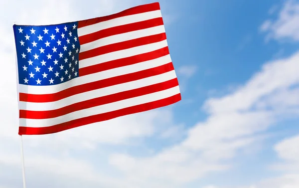 Bandera Americana Contra Cielo Azul — Foto de Stock