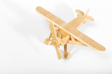 oyuncak uçak üzerinde arka izole, yakın çekim