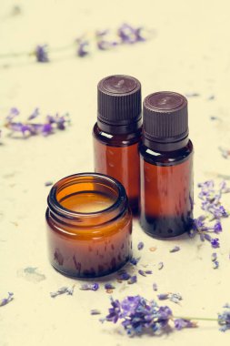 Lavanta vücut bakım ürünleri, aromaterapi, spa ve doğal sağlık kavramı