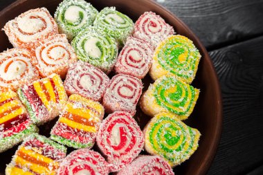 ahşap masa Türk sweets ile plaka