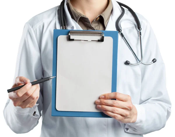 Médico Feminino Uniforme Segurando Prancheta — Fotografia de Stock