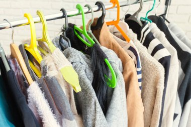 Giyim raf ayakta kapalı