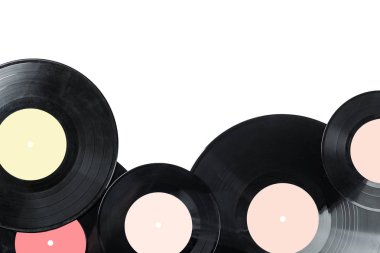 Beyaz arka plan üzerinde izole vinil kayıtlar yakın çekim  