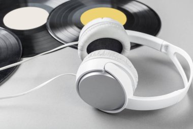 gri arka plan üzerinde Vintage Vinil