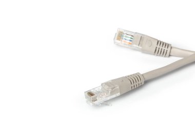 Ağ kablosunun üzerinde beyaz izole kapatmak 