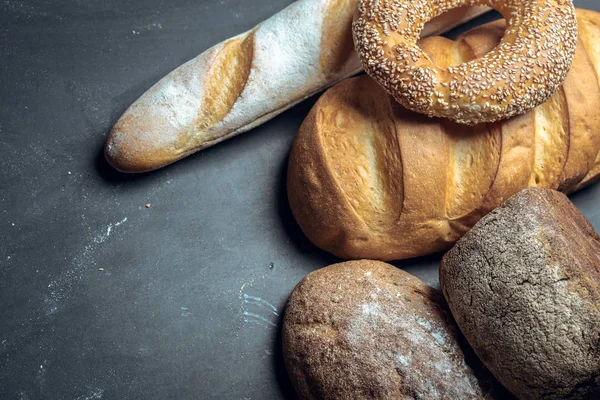 Φρέσκο Νόστιμο Ζυμωτό Ψωμί — Φωτογραφία Αρχείου