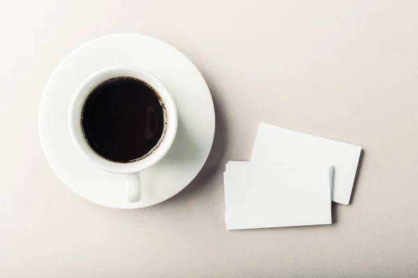 Cartão Branco Com Xícara Café Com Espaço — Fotografia de Stock