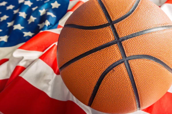 Basketball Auf Amerikanischer Flagge — Stockfoto