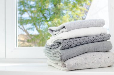 Kazak örme yığını beyaz rahat 