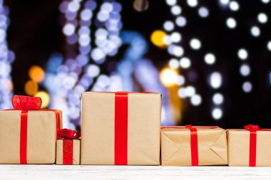 hediye kutuları arka plan bulanık Tarih yığını