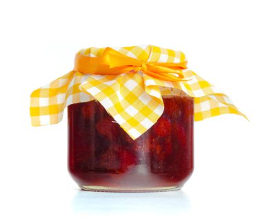 Cam kavanoz reçel beyaz arka plan üzerinde izole ile