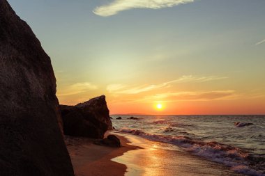 Denizin küçük dalgaları