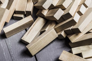 Ahşap oyun, binanın çöküşü oyunu engellemek