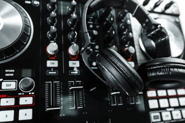 DJ ekipmanları yakın çekim