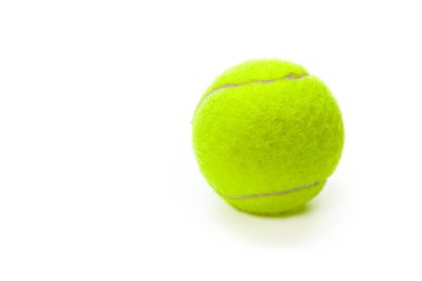 Tenis topları beyaz arka plan üzerinde izole closeup