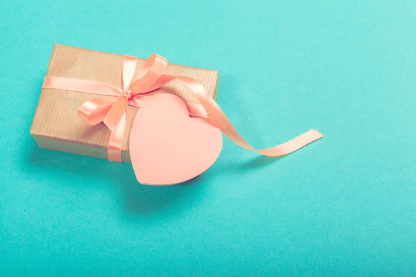 Подарочная Коробка Подарочной Биркой День Святого Валентина — стоковое фото