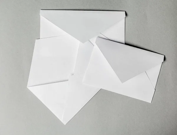 Envelopes Branco Mesa Madeira — Fotografia de Stock