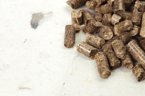 Энергия. Пеллеты на столе