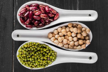 ahşap masa, yakından görmek fasulyeli karışımı 