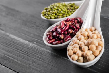 ahşap masa, yakından görmek fasulyeli karışımı 