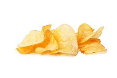 Patates cipsi beyaz arkaplanda izole