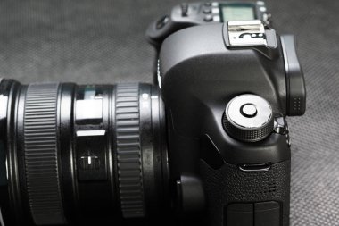 Dijital Slr fotoğraf makinesinin yakın çekim görünümü
