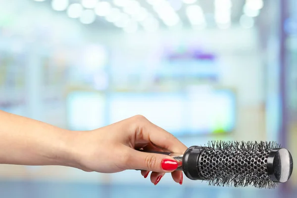 Peigne Coiffeur Pour Femme Dans Magasin Cosmétiques — Photo