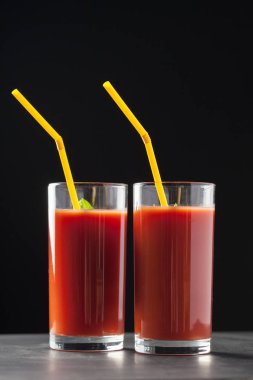 Domatesli domates suyu