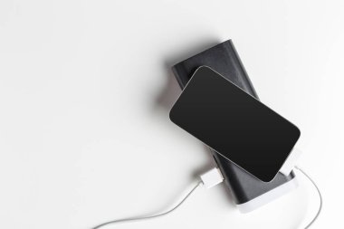 telefon batarya güç bankaya bağlayın
