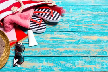 Plaj eşyalarıyla yaz tatili geçmişi