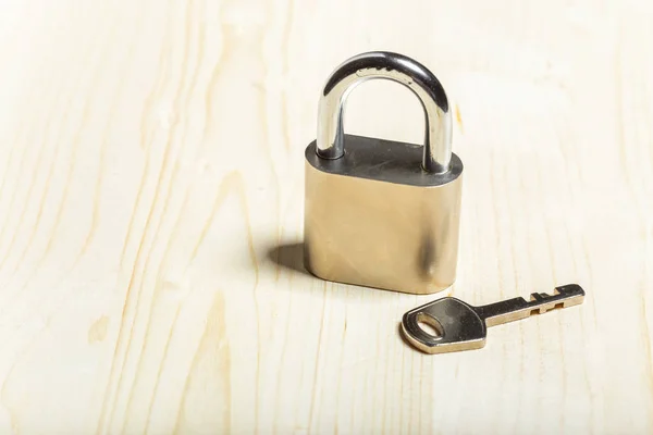 Selectievakje Lock Houten Tafel Achtergrond — Stockfoto