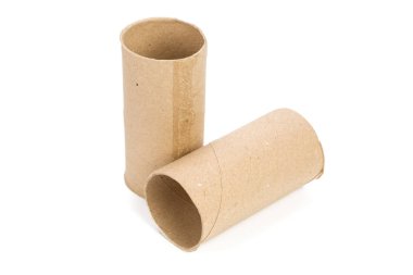 Beyaz arka plan üzerinde boş tuvalet kağıdı