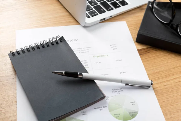 Kladblok Laptop Houten Tafel — Stockfoto