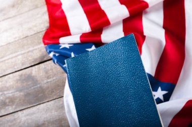 İncil Amerikan bayrağı döşeme