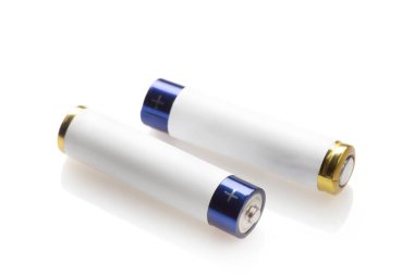 bataryalar beyaz arkaplanda izole edildi